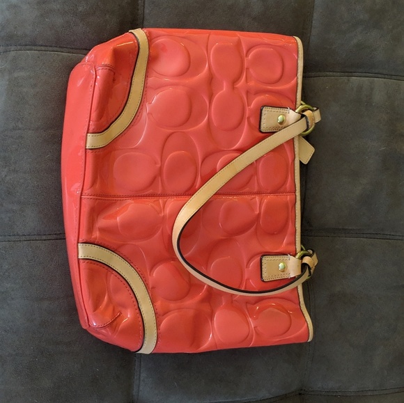 Coach Coral Patent Leather Bag - Picture 3 of 4